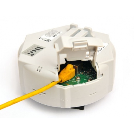 MikroTik RouterBoard SXTG-2HnD (RouterOS Livello 4) con ALIMENTATORE e Gbit PoE